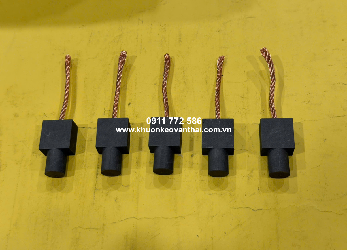 CHỔI THAN MÁY BẮN LỖ